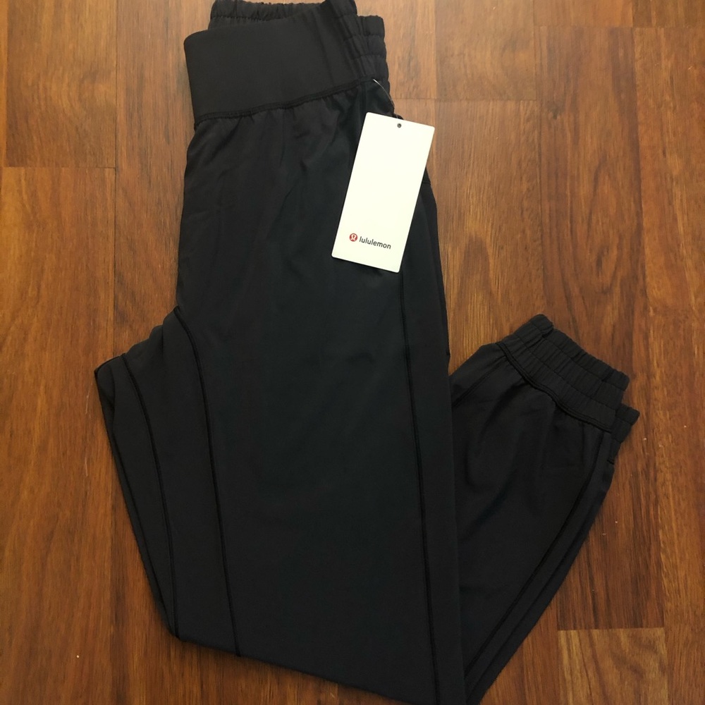 Brand new lululemon Sun Setter joggers